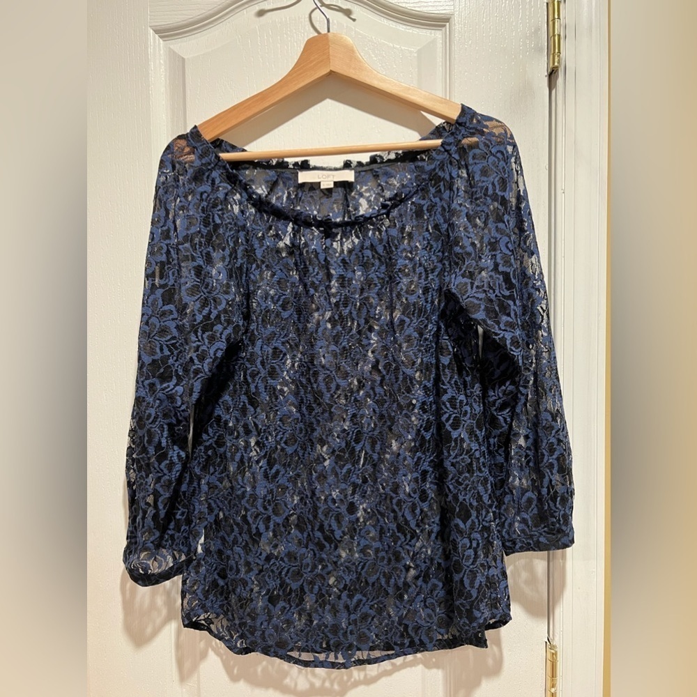 Ann Taylor Loft Women Blue Long Sleeve lace Top size medium
